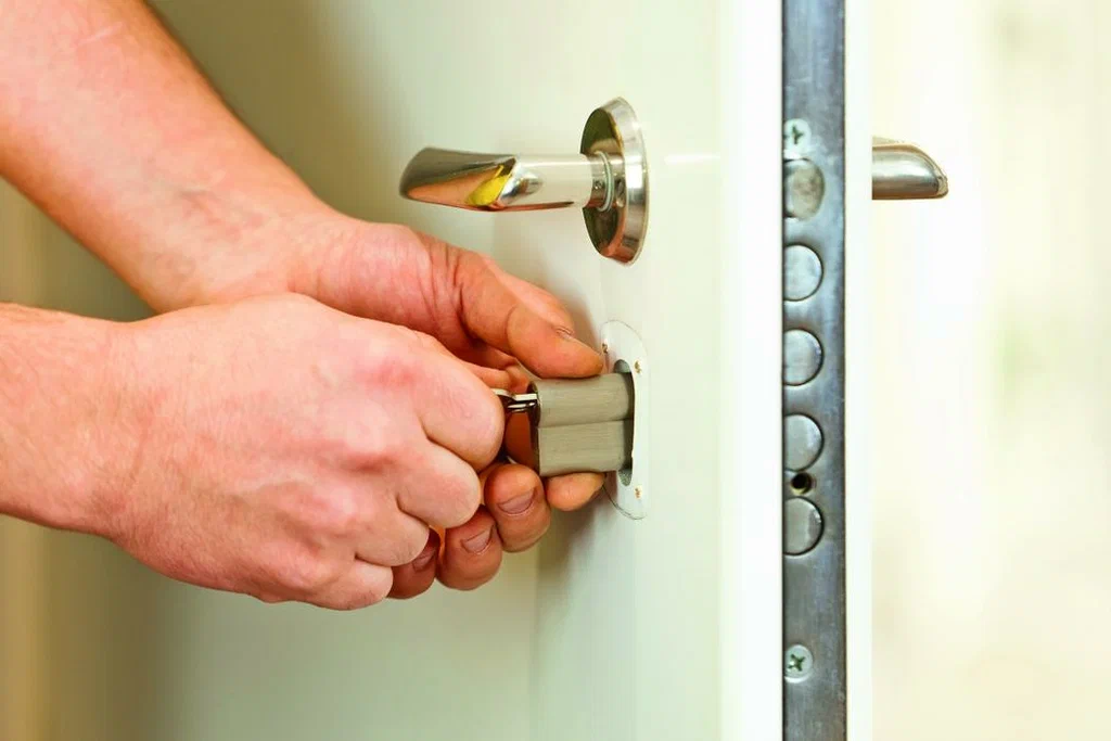 مراحل نصب و تعویض دستگیره درب ضد سرقت