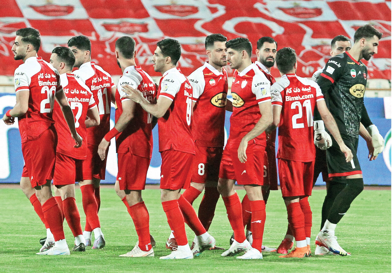 درگیری شدید در رختکن پرسپولیس بین گل محمدی و پورعلی گنجی؟ | واکنش افشین پیروانی