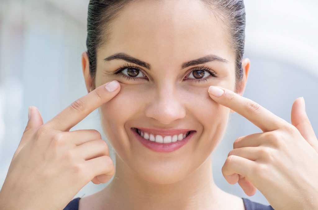 چگونه پف زیر چشم ها را برطرف کنیم ؟