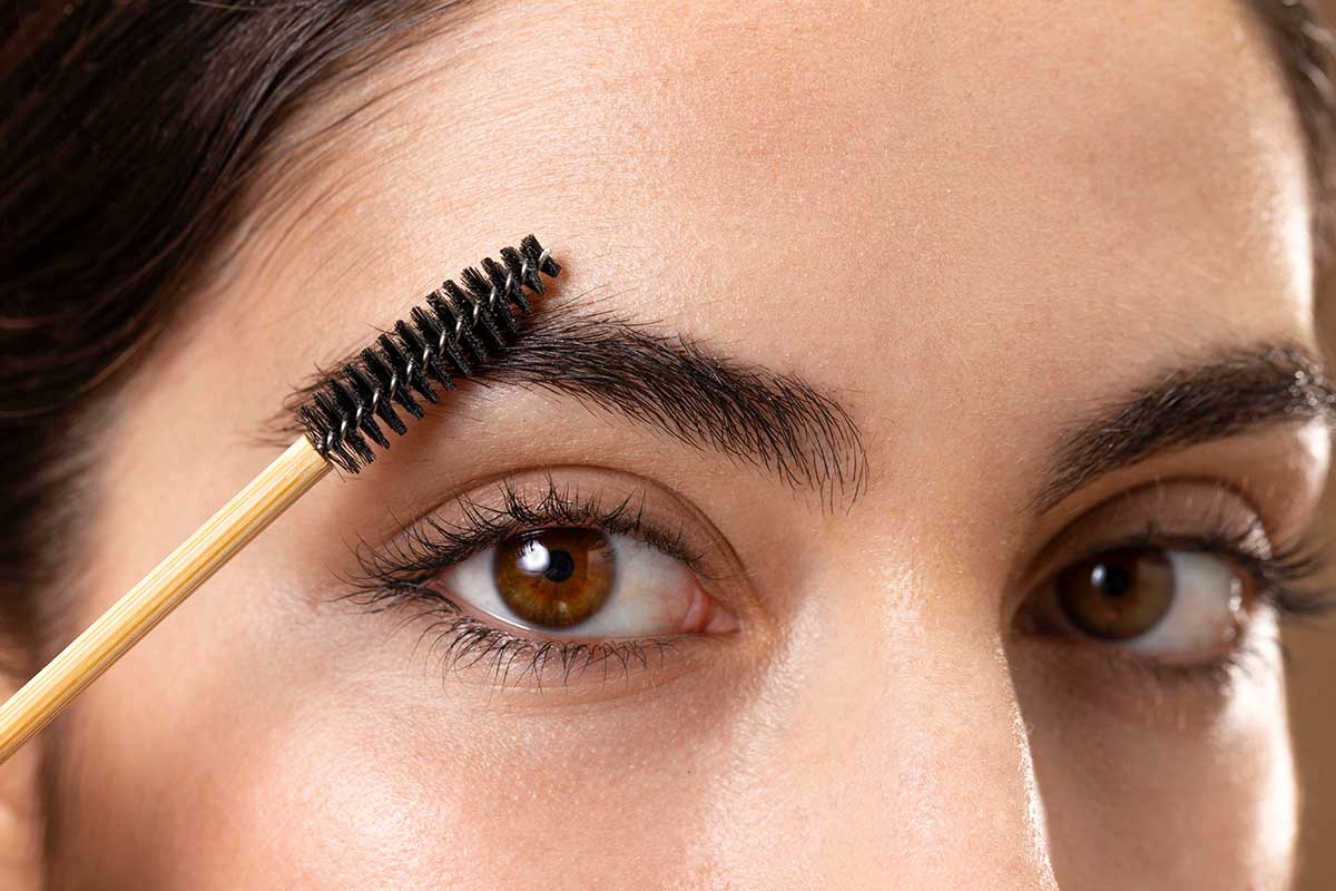 چگونه ابروهایی پر پشت داشته باشیم ؟