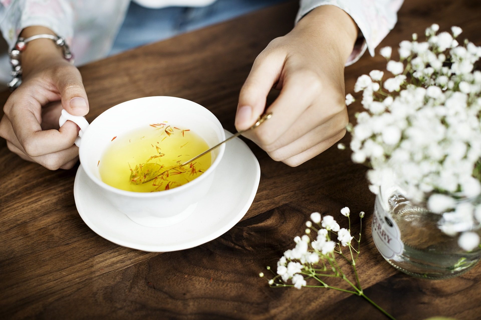 فواید چای زعفران