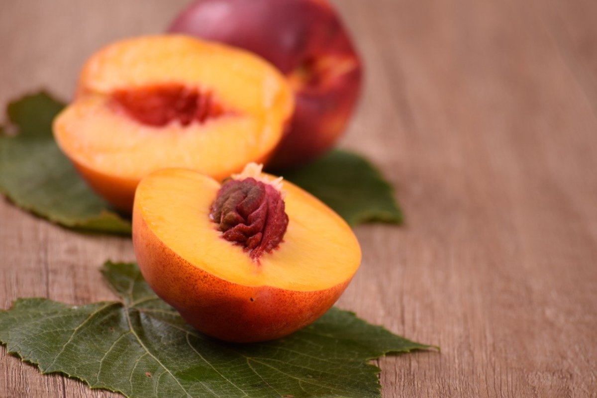 شلیل میوه تابستانی مفید